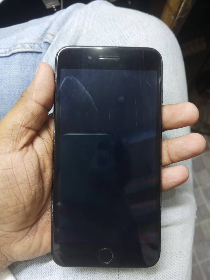 Apple iPhone 7 Plus 10