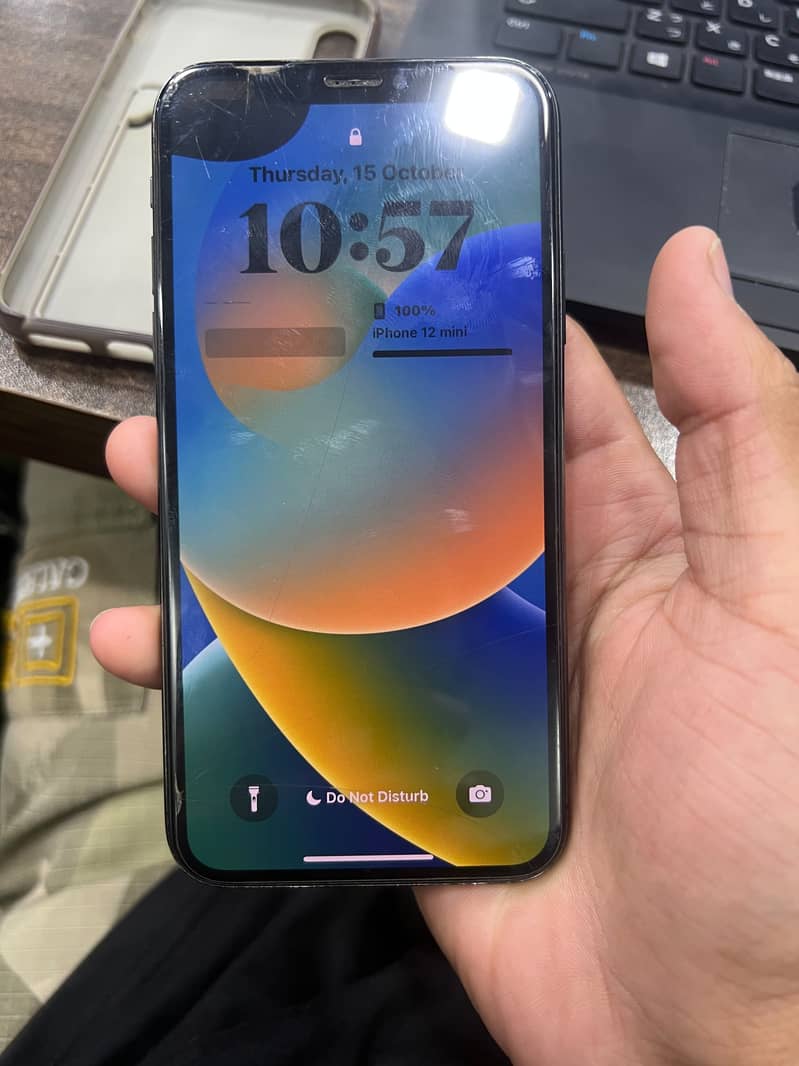 Apple iPhone X 4