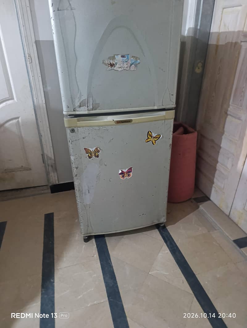 Medium Fridge 0