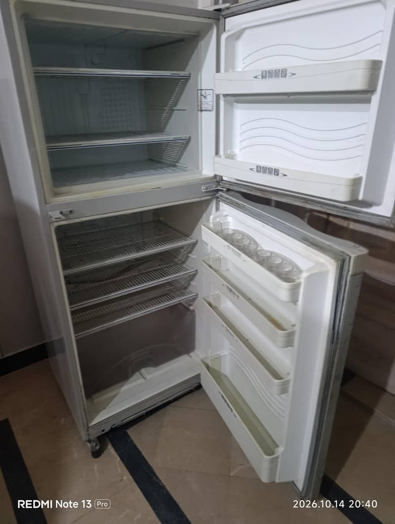 Medium Fridge 1