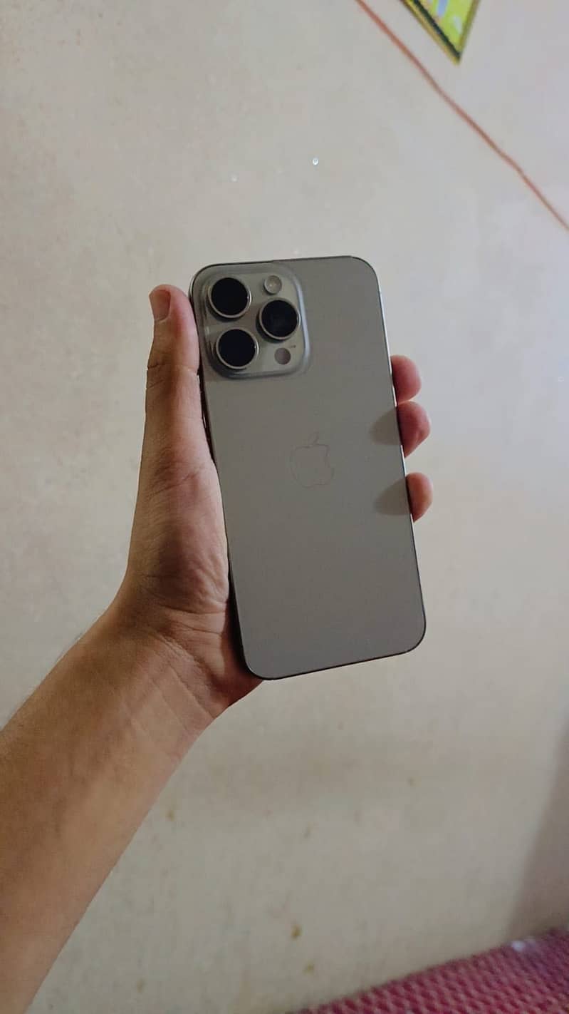 Apple iPhone 15 Pro Max 2