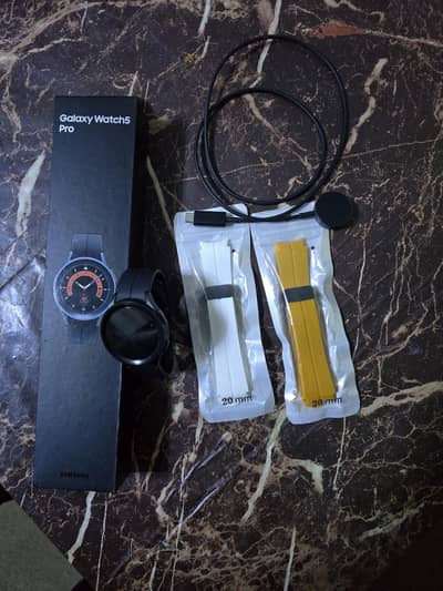 Samsung Galaxy Watch 5 Pro 45mm | Box + Charger + Extra Straps