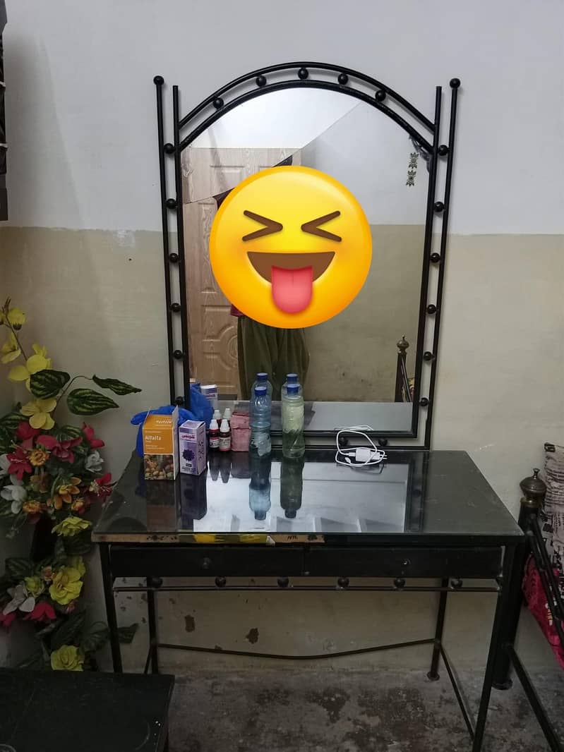 bed side table dressing 1