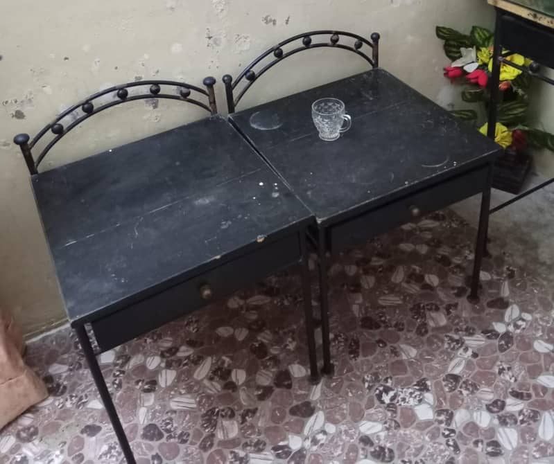 bed side table dressing 2