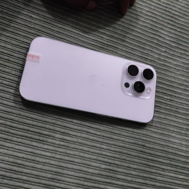 Apple iPhone 16 Pro 0
