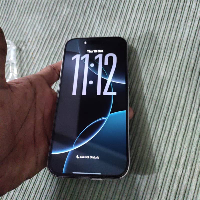 Apple iPhone 16 Pro 3