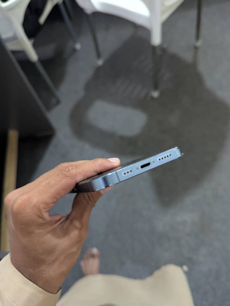Apple iPhone 13 Pro 4