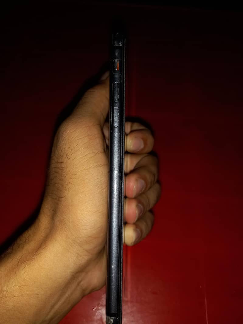 Apple iPhone 8 Plus 3