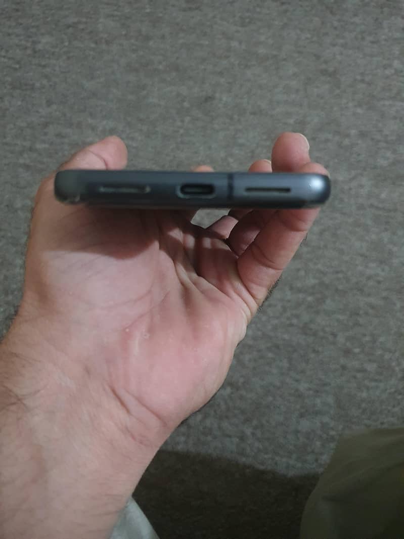 Google Pixel 8 4