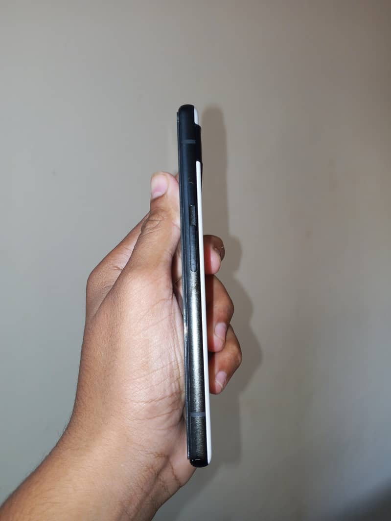 Google Pixel 6a 1