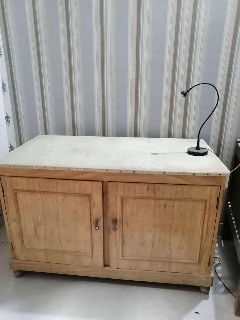 Iron table 4