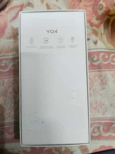 Vivo Y04 4 64 with box k pichy wala stker utra ha