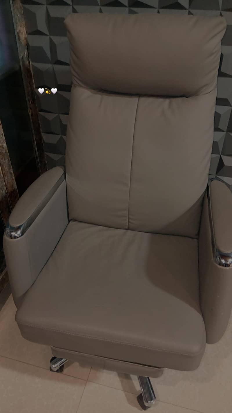 chair 0