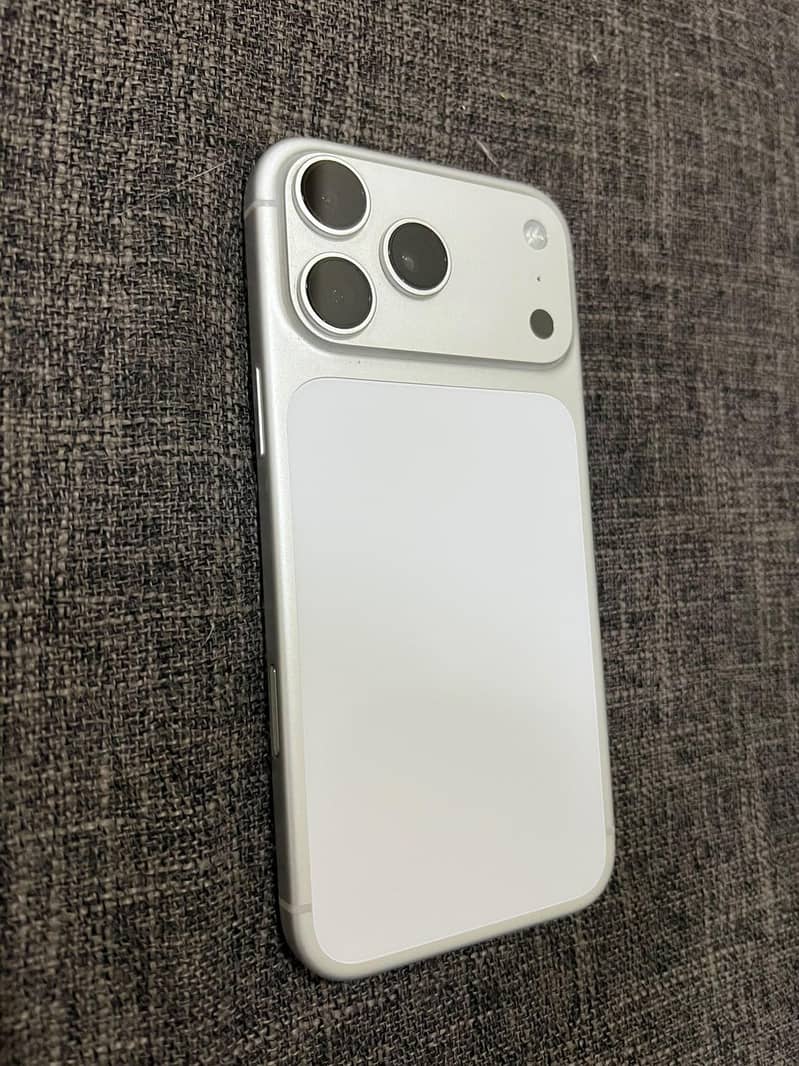 Apple iPhone 17 Pro Max 0