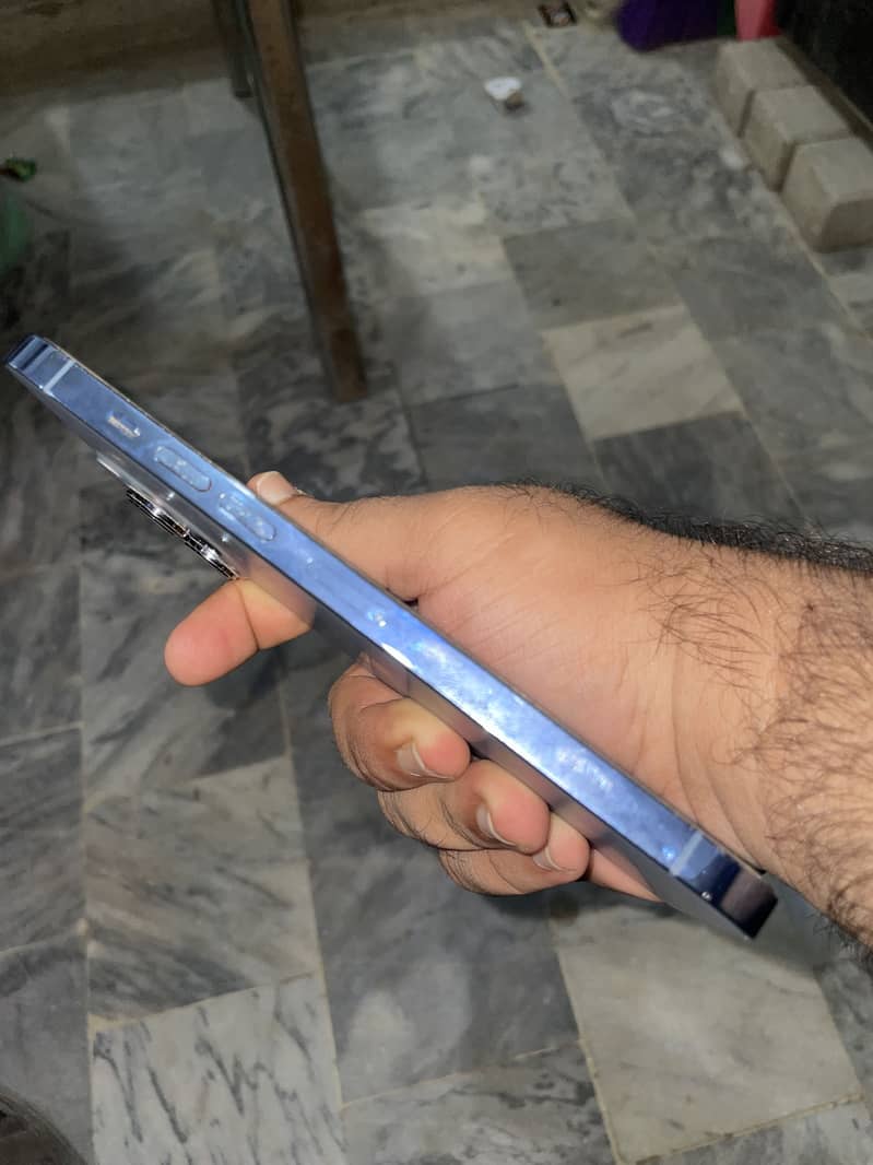 Apple iPhone 13 Pro Max 1