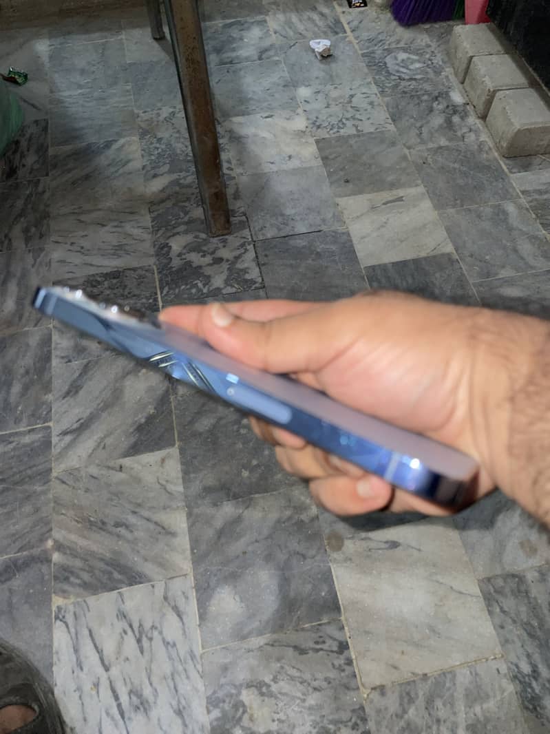 Apple iPhone 13 Pro Max 4