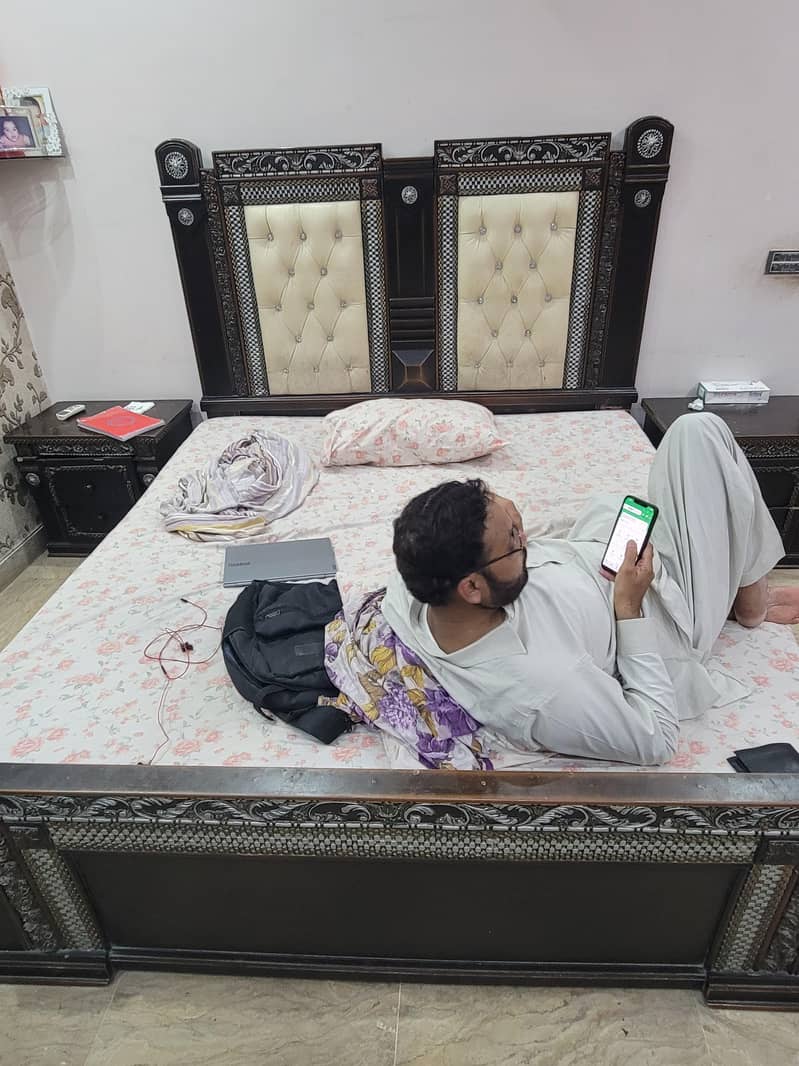 Complete Bed set (sheeshum) 0