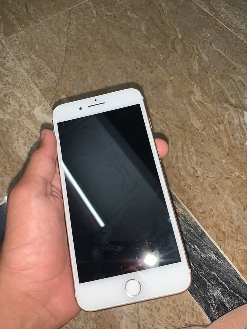 Apple iPhone 7 Plus 1