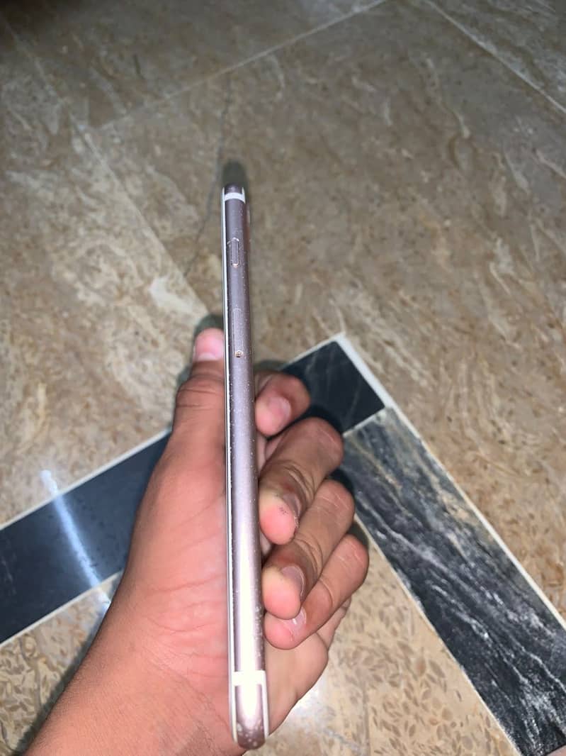 Apple iPhone 7 Plus 2