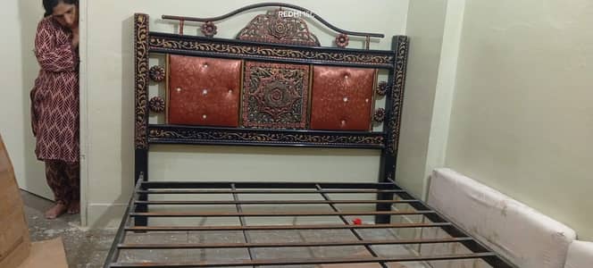 king size iron bed