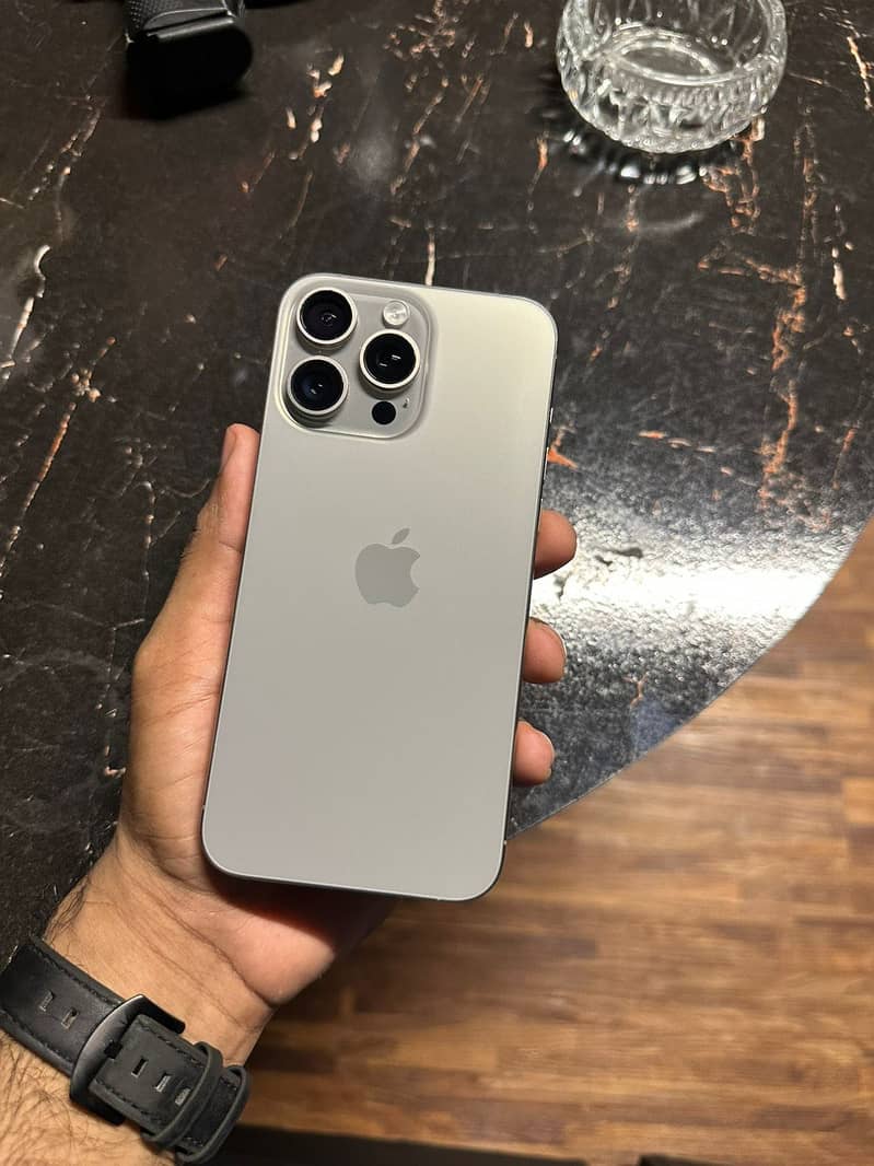Apple iPhone 15 Pro Max 1