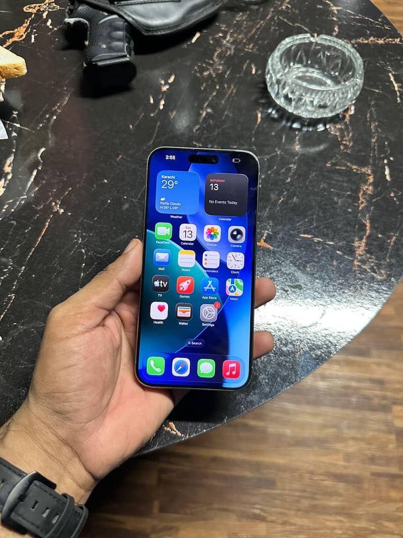 Apple iPhone 15 Pro Max 4