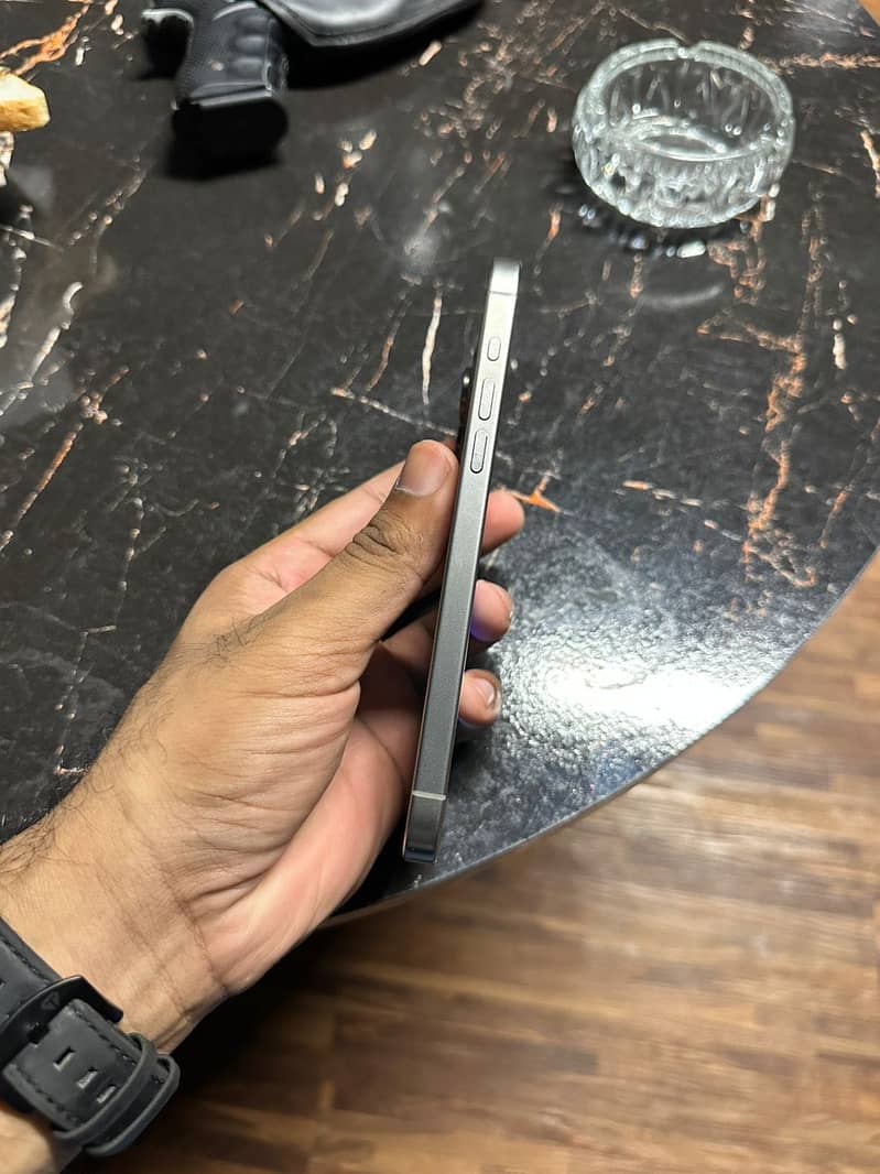 Apple iPhone 15 Pro Max 5