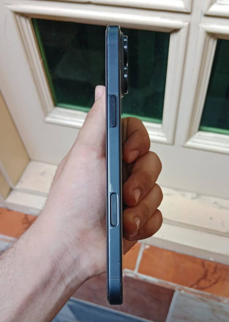 Apple iPhone 16 Plus 3