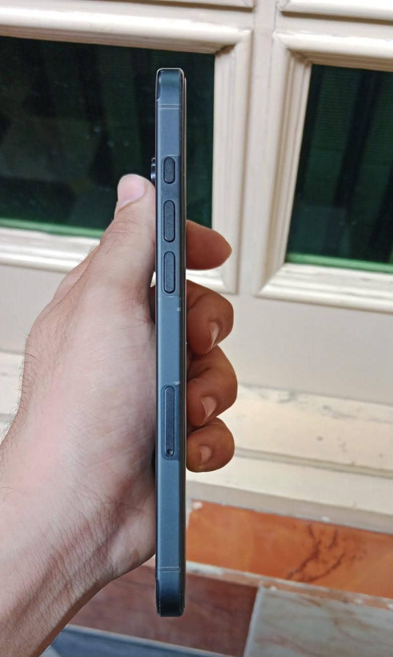 Apple iPhone 16 Plus 4