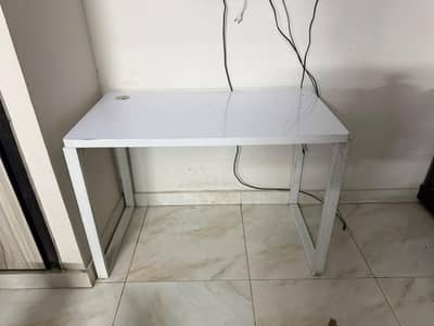 Console table with Chair and LED haier