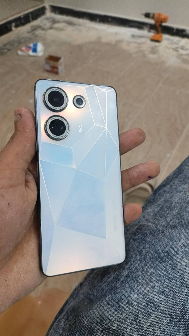Tecno CAMON 20 0