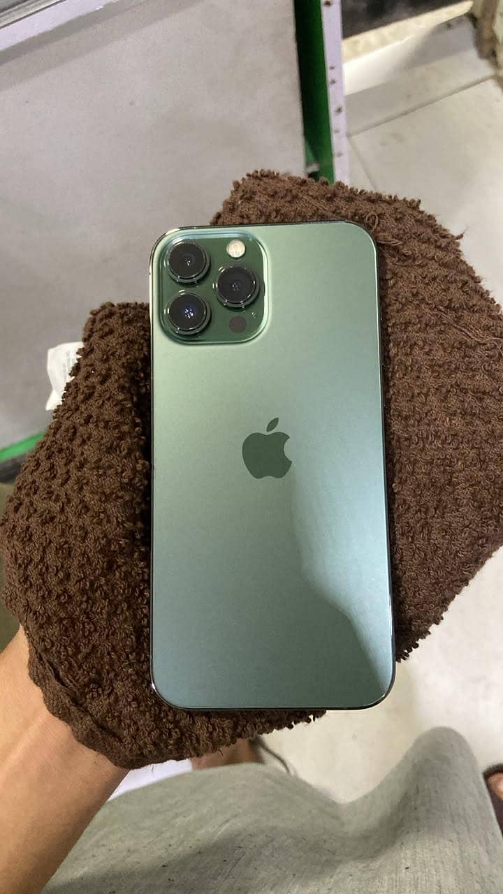 Apple iPhone 13 Pro Max 3