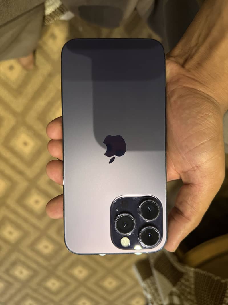 Apple iPhone 14 Pro Max 1