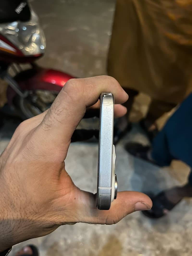 Apple iPhone 15 Pro Max 5