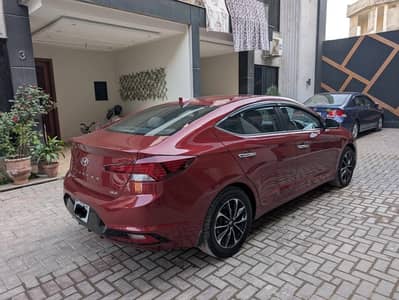 Hyundai Elantra 2022