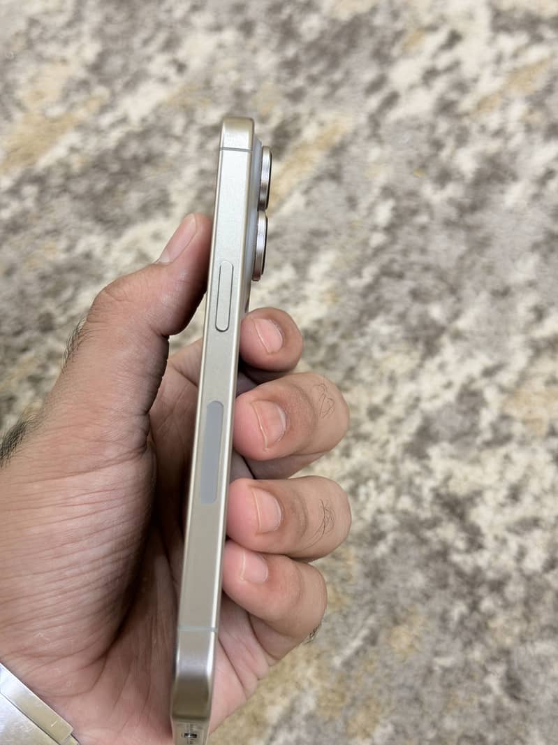 Apple iPhone 15 Pro 1