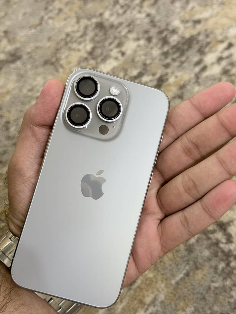 Apple iPhone 15 Pro 0
