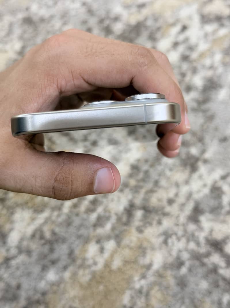 Apple iPhone 15 Pro 7