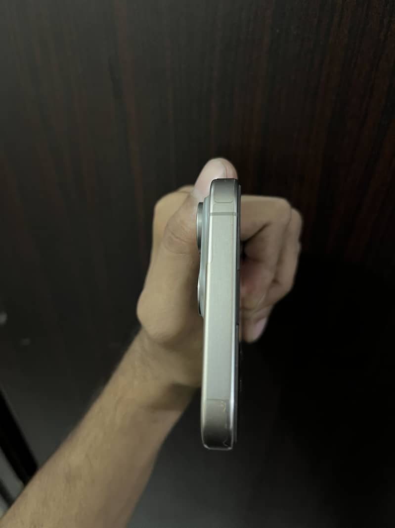 Apple iPhone 15 Pro Max 1