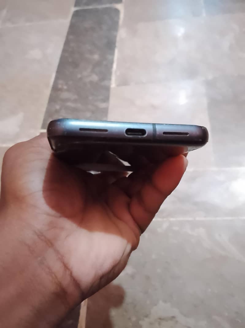 Google Pixel 8 4