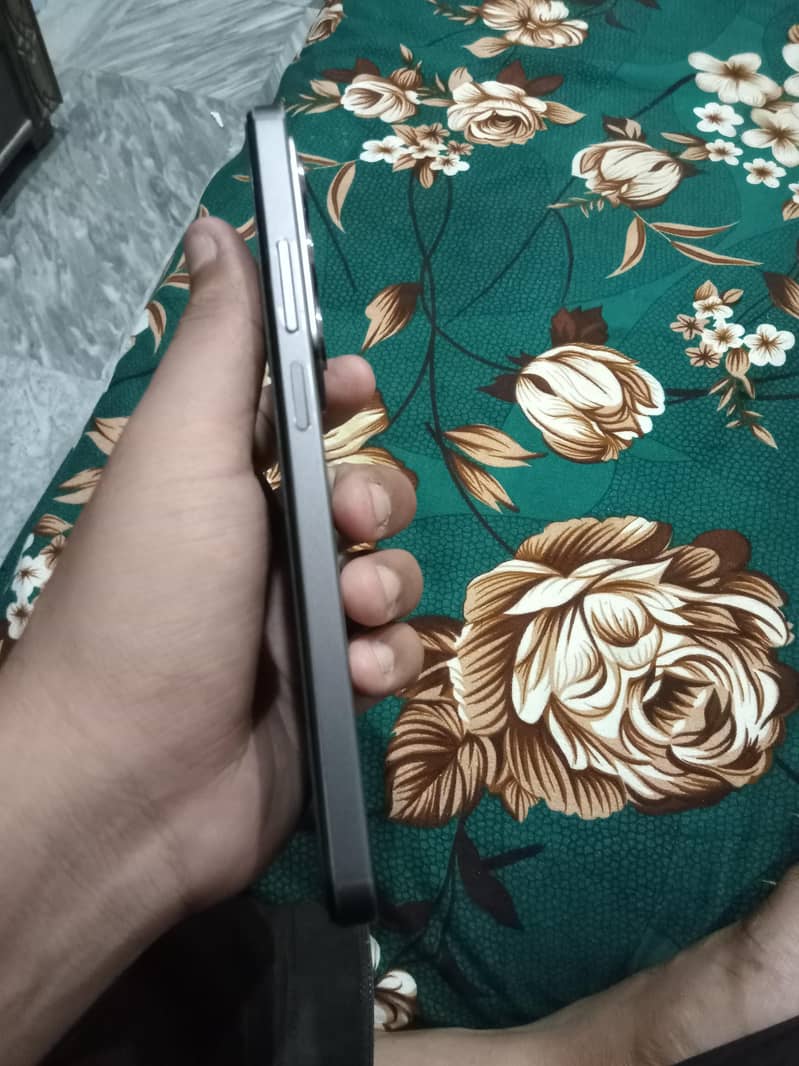 Realme C75 1