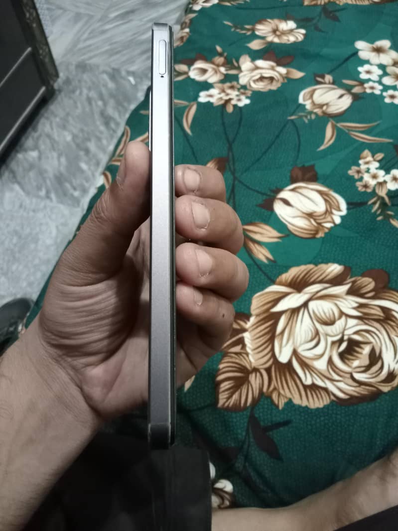 Realme C75 4