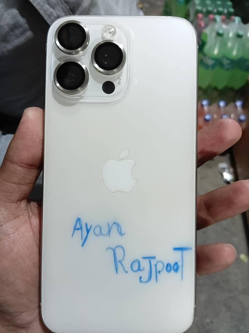 Apple iPhone 15 Pro Max 1