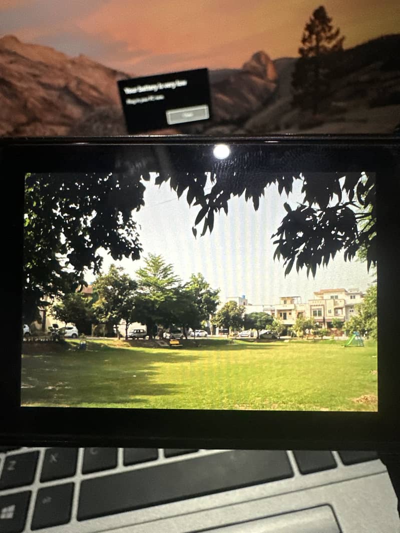Canon EOS 200D 1
