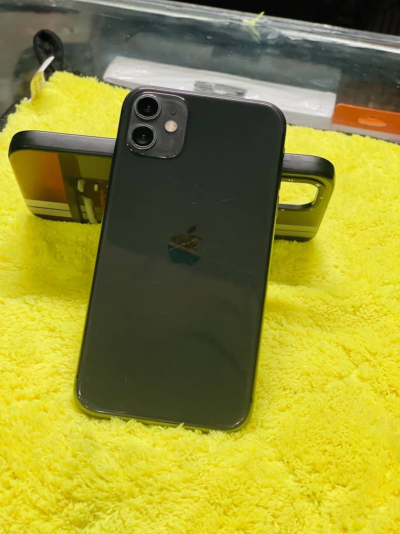 Apple iPhone 11 3