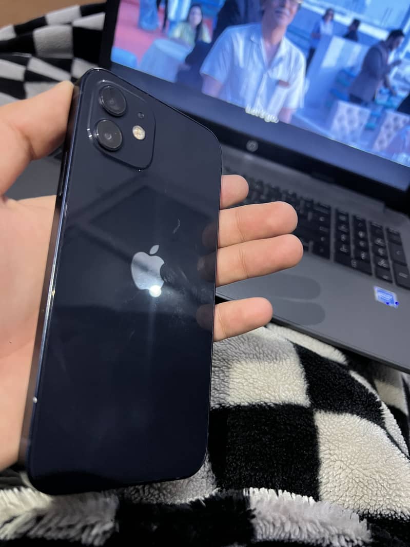 Apple iPhone 12 6