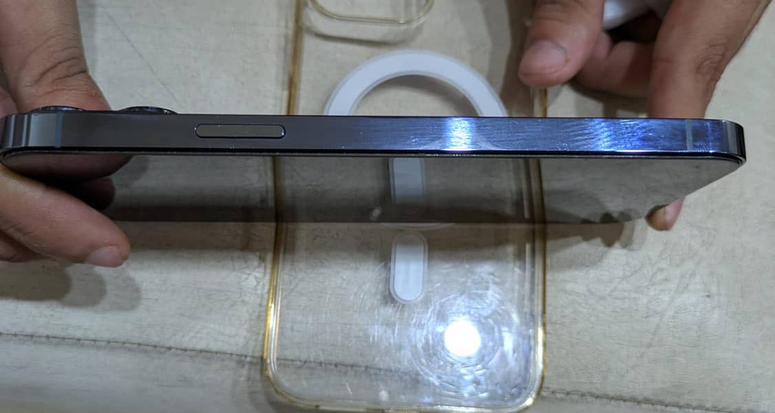 Apple iPhone 13 Pro Max 0
