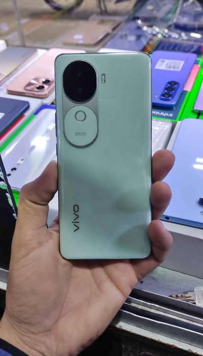 Vivo V40e