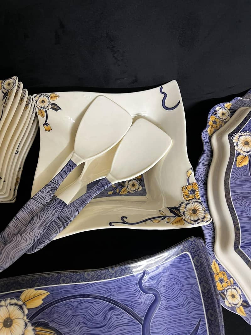 new dinner set 4