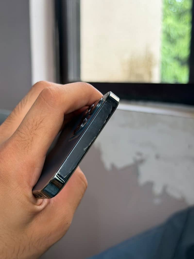 Apple iPhone 12 Pro 1